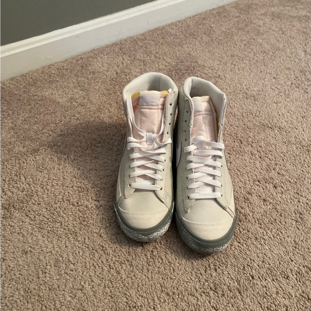 Nike High-Top Sneakers in White and Gray